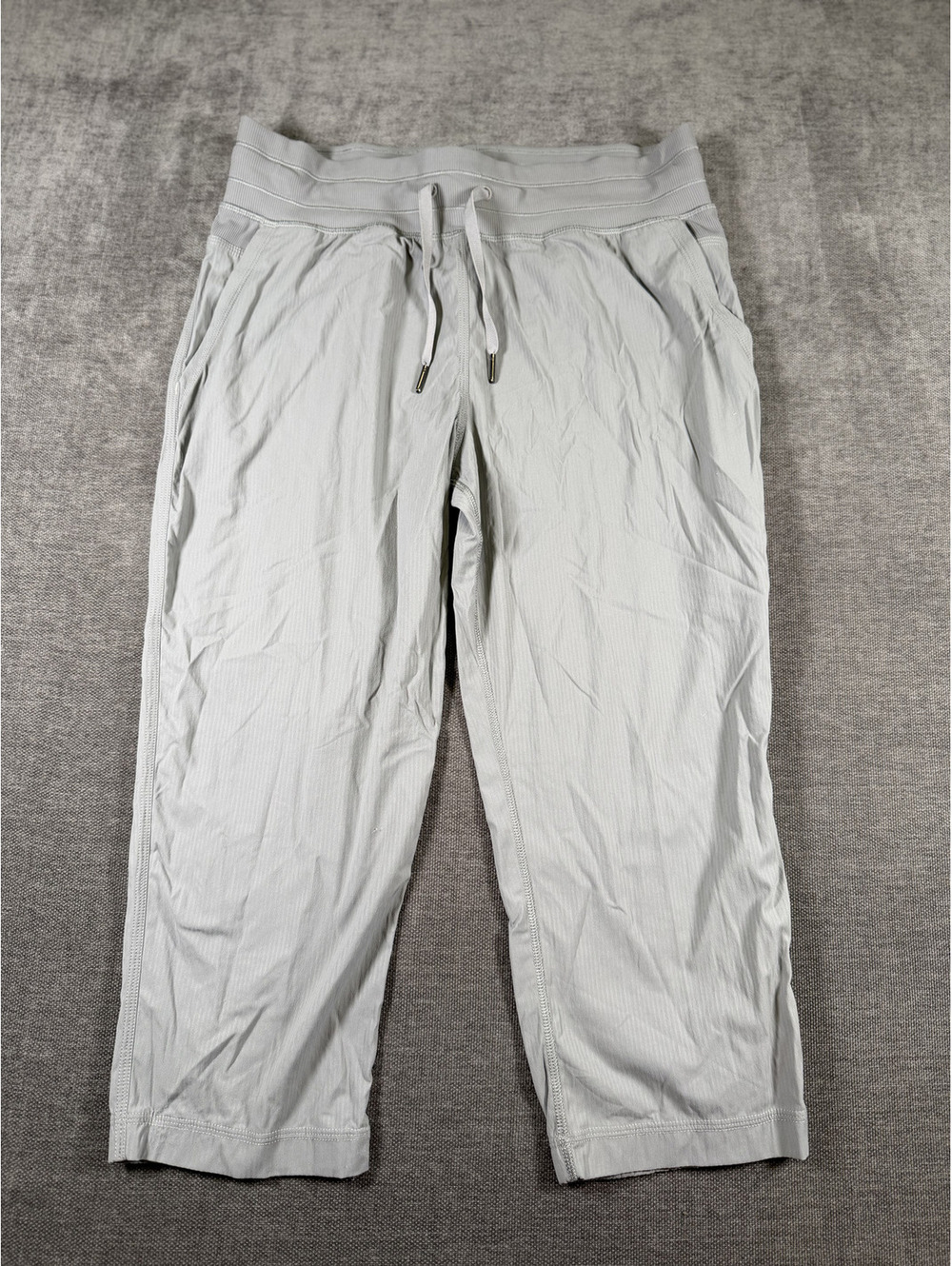 Lululemon Athletica Women's Lightweight Drawstring Cropped Jogger Pants Size 8